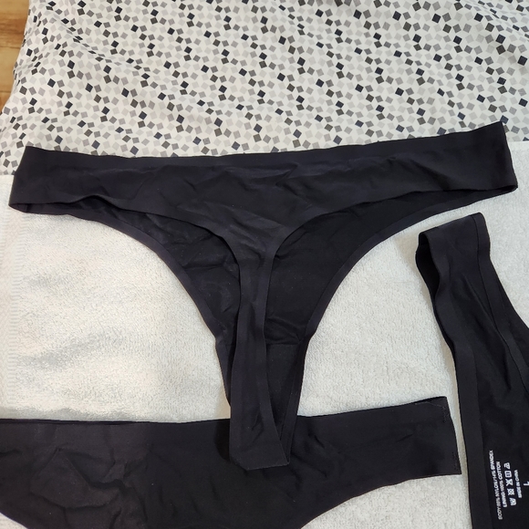 WEALURRE WOMEN'S BLACK MICRO THONGS PANTIES SIZE LARGE - Picture 2 of 5